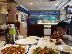 -赶海部落海鲜城(海阳路店)