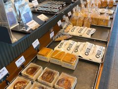 面包甜点陈列柜-OUR Bakery(三里屯太古里店)