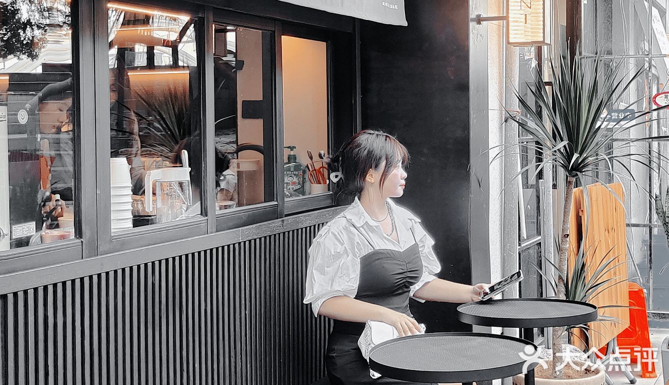 新店首发‼️暗黑法式田园风☕MOMENT二店