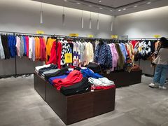 -URBAN REVIVO(高德置地广场·春广场店)