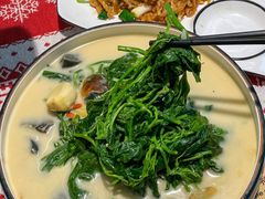 -刘姐啤酒鱼民族演艺餐厅(西街总店)