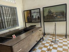 -吐斯廉屠杀博物馆