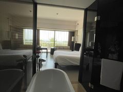 -三亚湾海居铂尔曼度假酒店