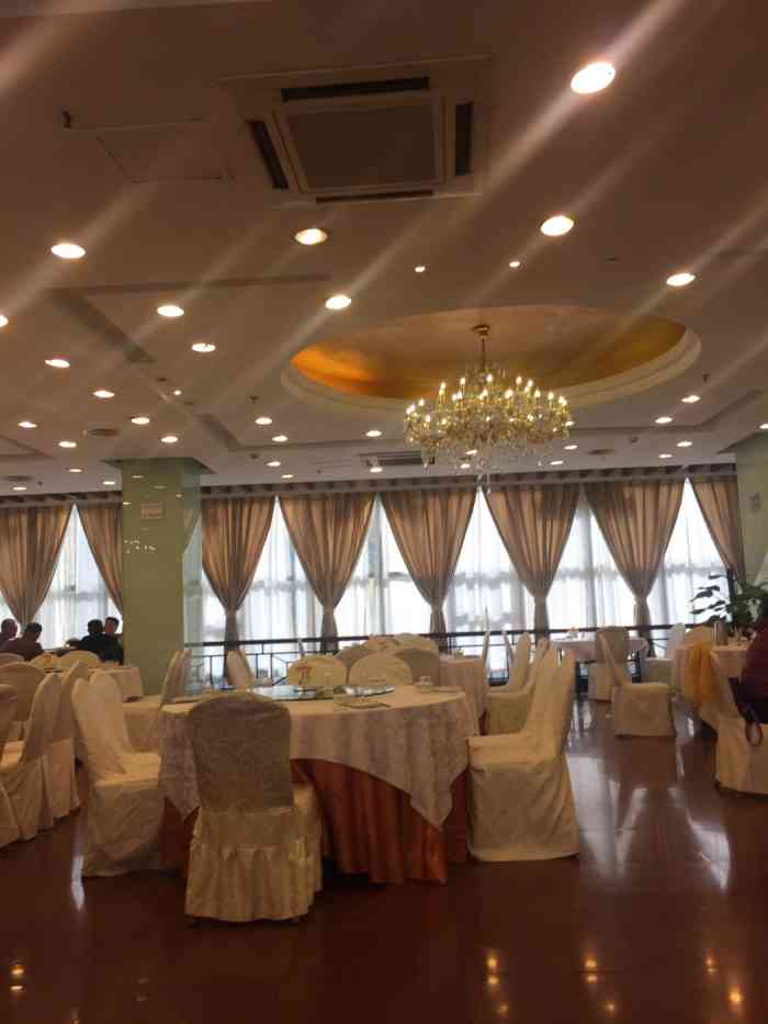 水天堂大酒店(三香路店)-"去他家吃饭的时间是下午17点,人不多,问.