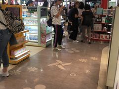 -日上免税店(三径路t3店)