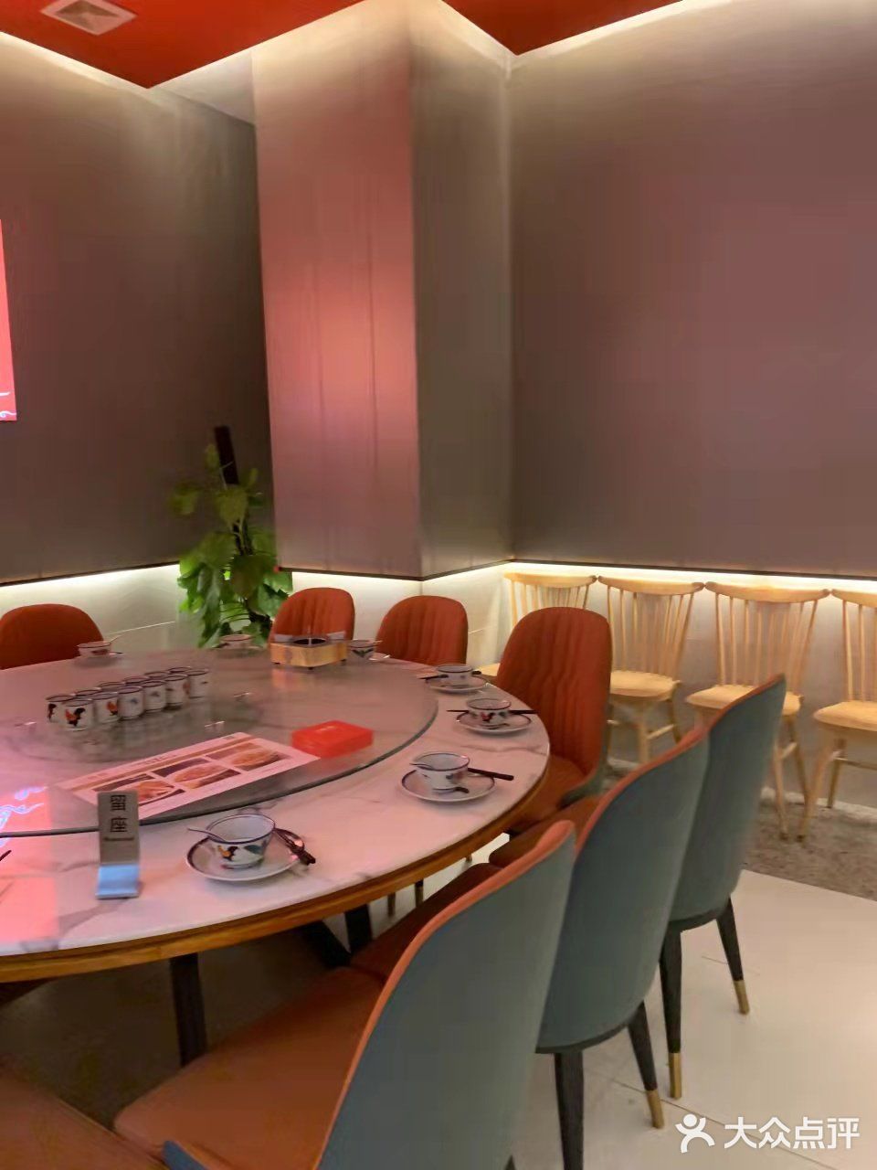 原来这家湘菜馆的总店在万州