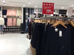 -优衣库(上海正大广场店)