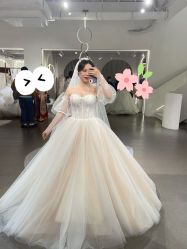 -艾米丽婚纱礼服