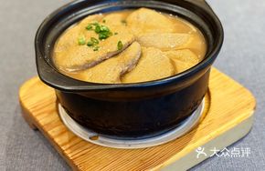 Braised Radish and Tofu Skin in Meat Sauce