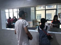 -凤凰路何眼镜香辣蟹(花果园店)