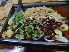 -宏兴烤鱼山庄(宣恩总店)