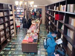 -钟书阁(松江泰晤士小镇店)