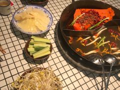 鸳鸯锅-董眼镜火锅(洪崖洞总店)