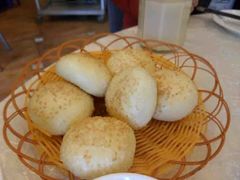 烧饼。。超级难吃。。-金百万烤鸭店(马甸店)