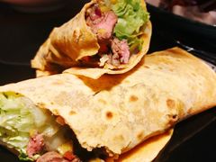 煎牛里脊肉卷饼-Moka Bros 摩卡站(西单大悦城店)