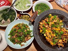 -聚鑫朋酸菜肥肠(文艺路口店)