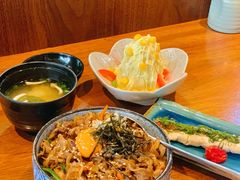 日式牛肉盖浇饭-山葵家居酒屋(天目里店)