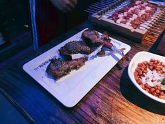 苏尼特金质烤羊排-三个蒙古大叔羊肉串(大宁店)