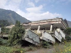 -四川汶川特大地震漩口中学遗址