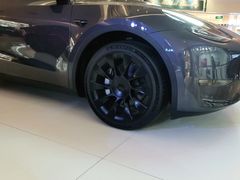 -TESLA 特斯拉(北京颐堤港体验店)