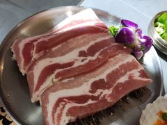 -围炉肉舍•炭烤活鳗•丹东海鲜烤肉(步行街店)