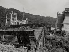 -四川汶川特大地震漩口中学遗址