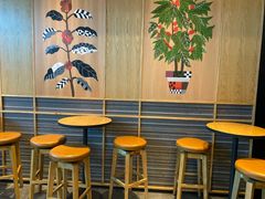 用餐区-星巴克(六合路店)