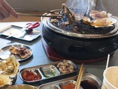 -围炉肉舍•炭烤活鳗•丹东海鲜烤肉(步行街店)