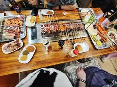 -哈尔滨小酒馆·鲜肉现穿自助烧烤(康新花园店)