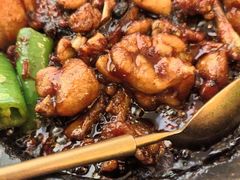 招牌石锅杭椒牛蛙-桂满陇·蟹黄小笼汤包(中山公园店)