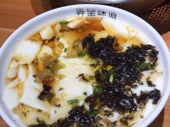 原种红豆豆花-弄堂咪道-饭香·面香·馄饨香(兴梅店)