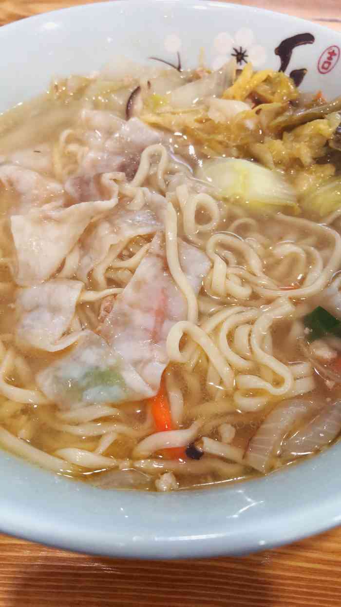 汤也很鲜美,吃完才知道敲鱼都是老板自己敲的!下次还会来!