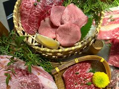 -山川小町·极番烧肉(新地假日广场店)