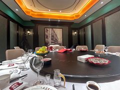 -浦東饭店(育才街怀特国际商城店)