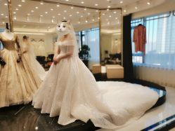 -拉瑞娜LaReine婚纱礼服高级定制