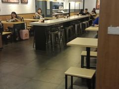 大堂-吉祥馄饨(虹桥火车站店)