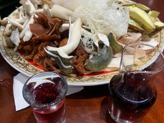 -菌之家·专业纯野生菌火锅·特色炒菌
