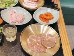 -臻牛烤肉