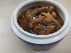 姬松茸炖乌鸡-国英炖品店(甲子路店)