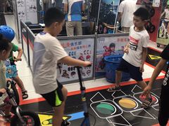 -迪卡侬(高新万达店)