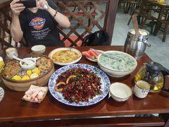 -黄桷树曹家私房菜(江与城店)