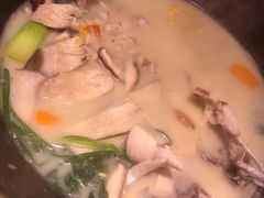 -咕嘟草帽鱼·牛奶一样的鲜鱼汤(天鹅湖万达广场店)