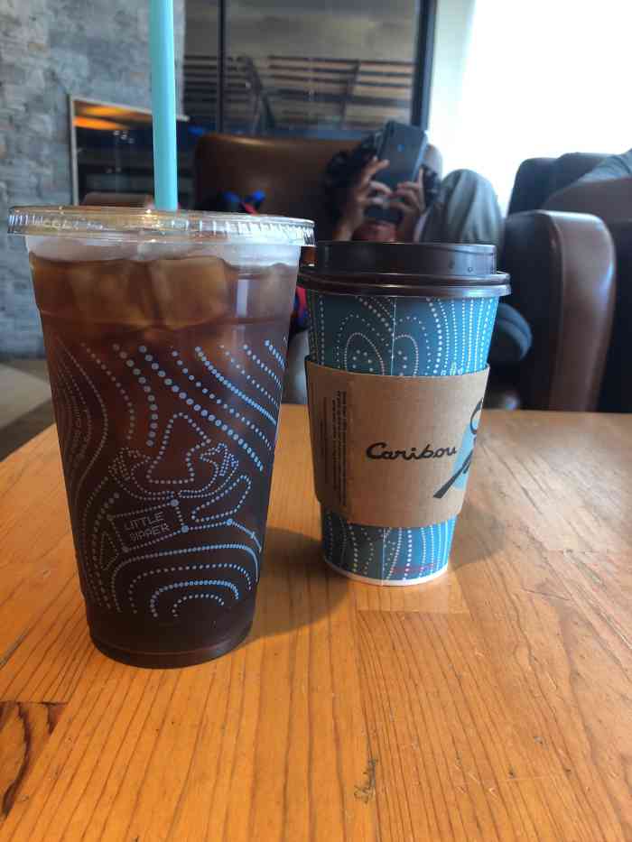 caribou coffee-"这家店的浓缩咖啡,美式咖啡,卡布奇诺还有.