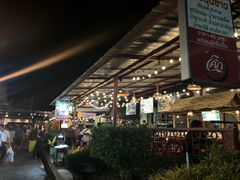 -席娜卡琳火车铁道夜市