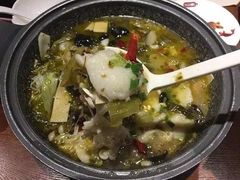 -渝是乎酸菜鱼(龙旗购物中心店)