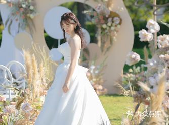 草坪婚礼性价比之王|温柔治愈系配色