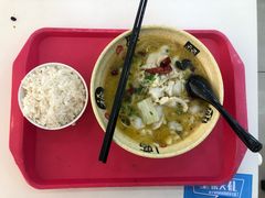 酸菜鱼盖浇饭-复旦大学江湾校区食堂
