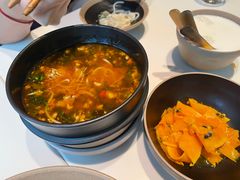 小锅米线-胡麻(静安嘉里店)