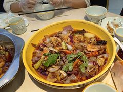 -休记光头香辣蟹干锅(绵竹店)