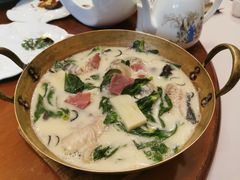 慢炖浓汤鮰鱼-上海老站(徐家汇店)